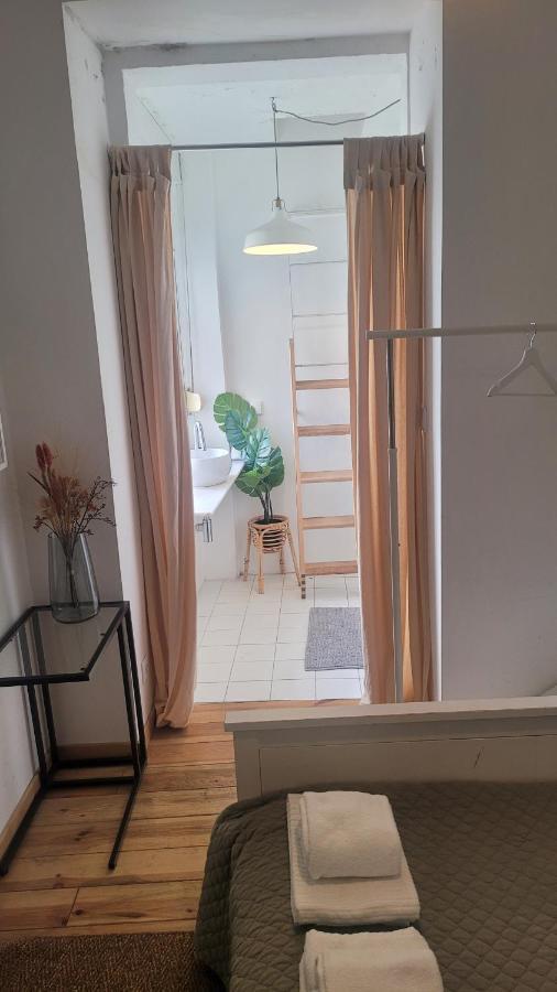 Tiny With Private Bathroom - Bairro Alto * Lissabon