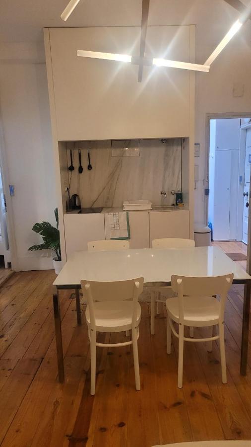 Gasthuis Tiny With Private Bathroom - Bairro Alto