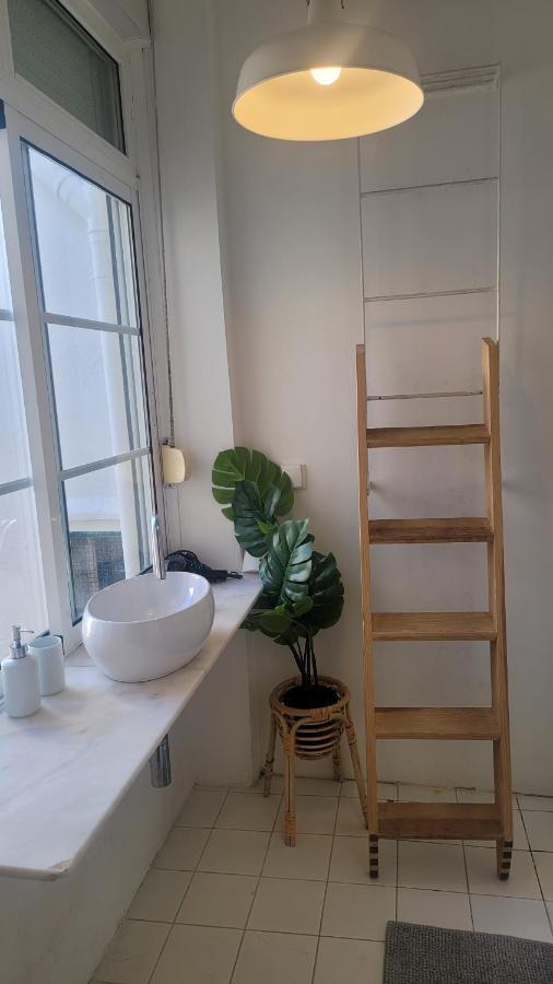 Gasthuis Tiny With Private Bathroom - Bairro Alto